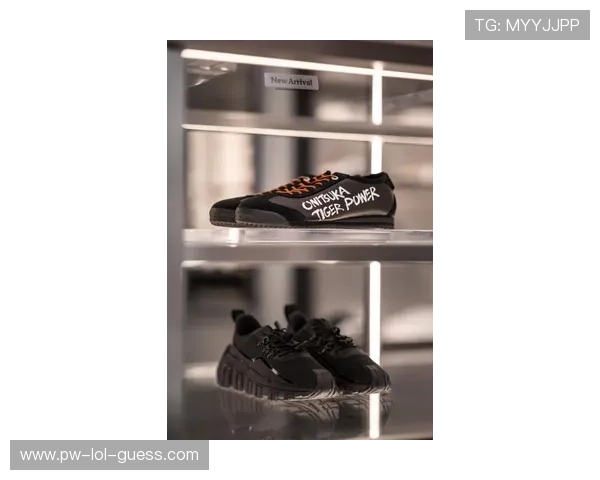 鬼牌足球鞋引领潮流 皮克独家专属定制版亮相全球 鬼牌足球鞋引领潮流 皮克独家专属定制版亮相全球